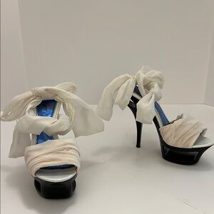 Chic Vintage White & Black Women's Stilello Heels with Lace Up Detail Size 8